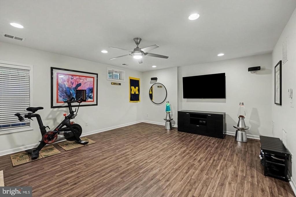 1327 Gilmore Street - Photo 30