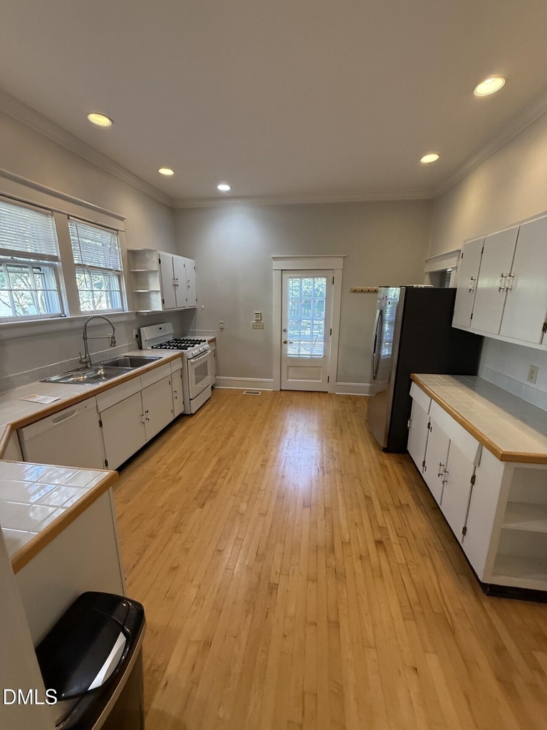 114 E Park Drive - Photo 10