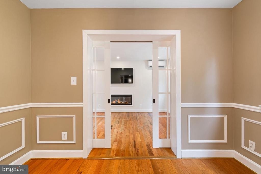 709 E Broad Street - Photo 9