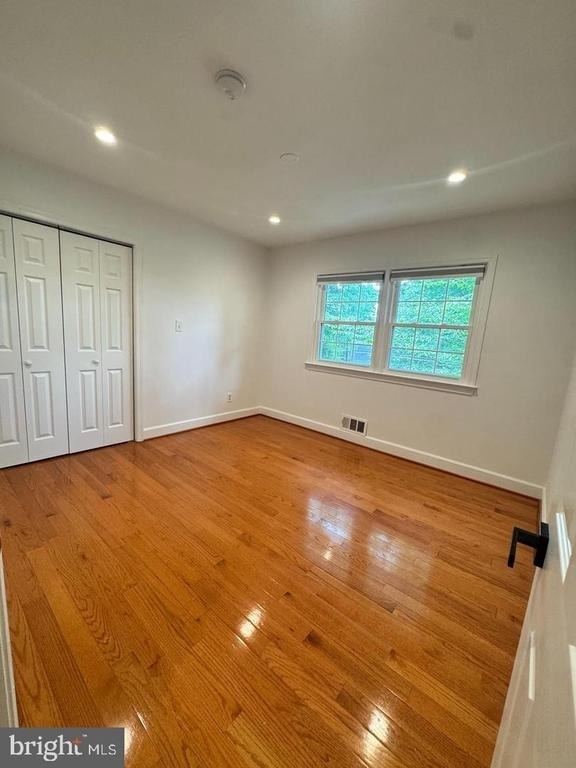 709 E Broad Street - Photo 22