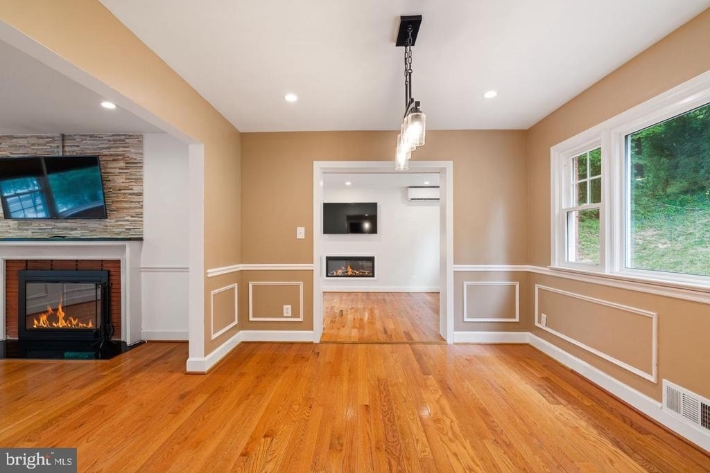 709 E Broad Street - Photo 8