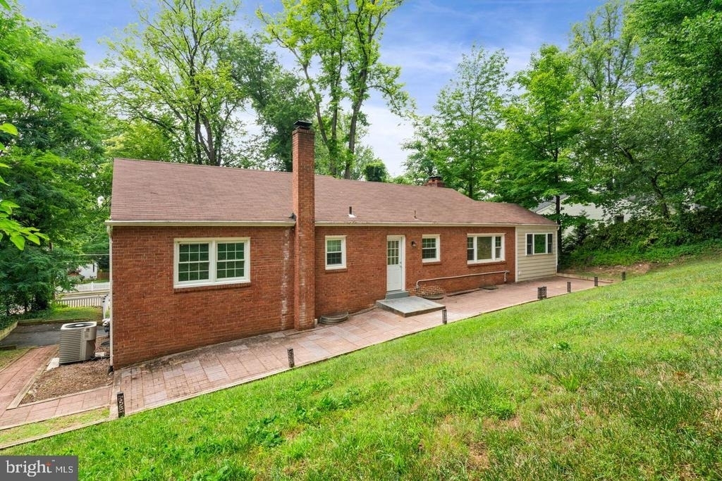 709 E Broad Street - Photo 38