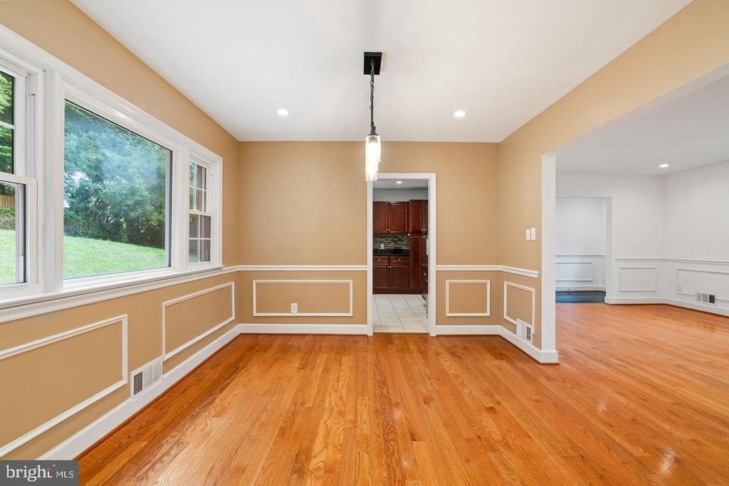 709 E Broad Street - Photo 7