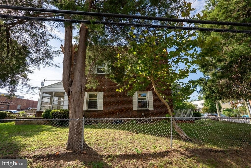 529 N Payne Street - Photo 1