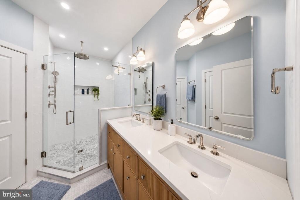 912 N Alfred Street - Photo 22