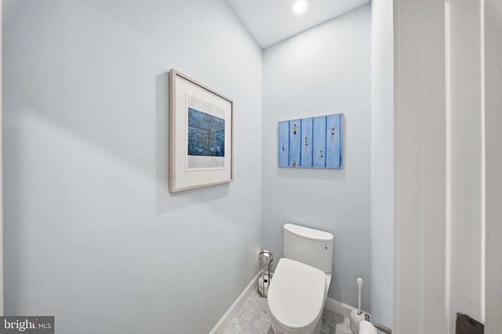 912 N Alfred Street - Photo 23