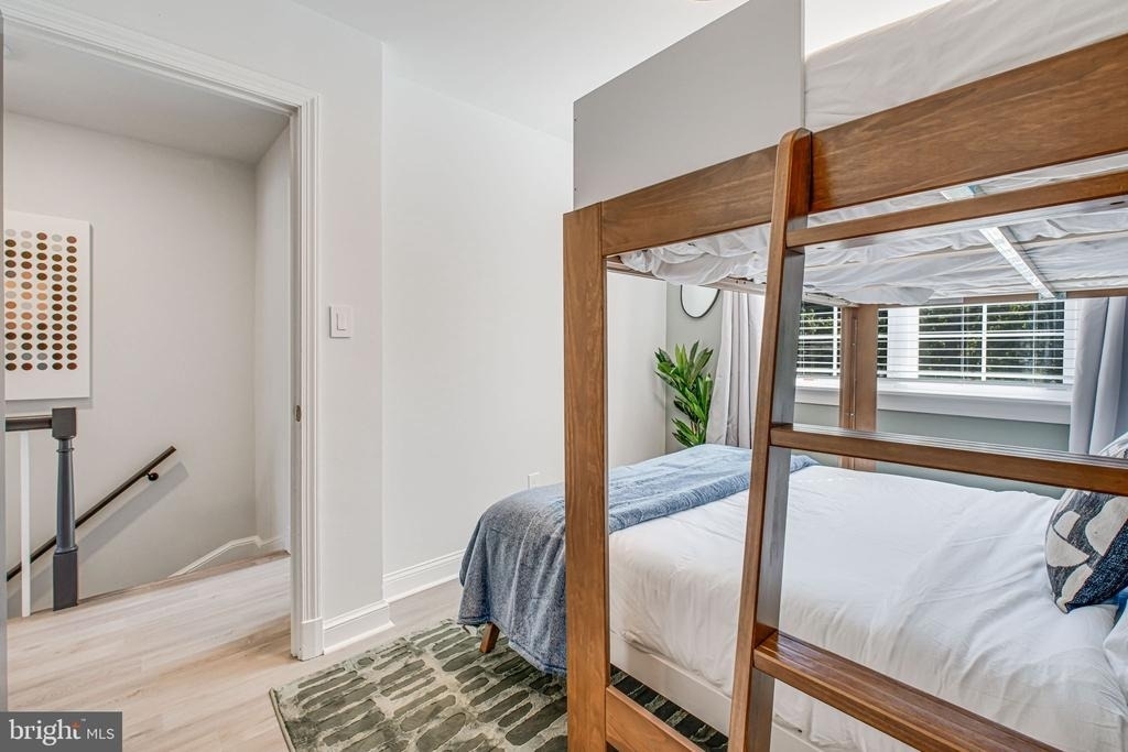 3107 Montrose Avenue - Photo 40