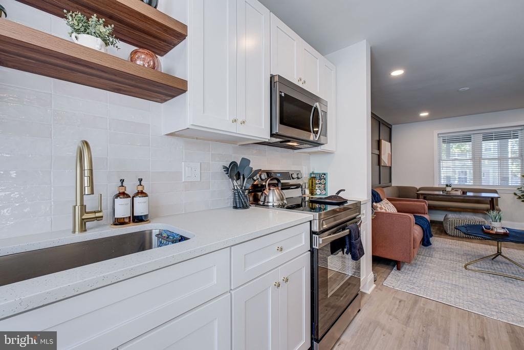 3107 Montrose Avenue - Photo 11