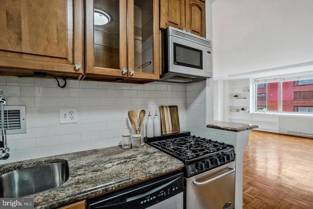 1111 Arlington Boulevard - Photo 6
