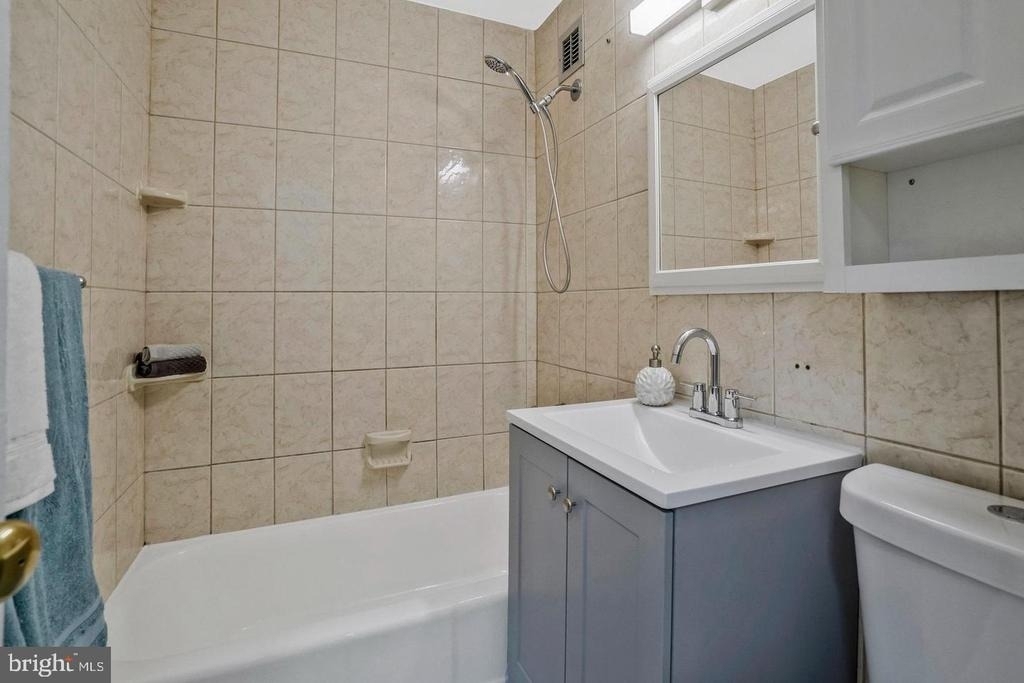 1111 Arlington Boulevard - Photo 7