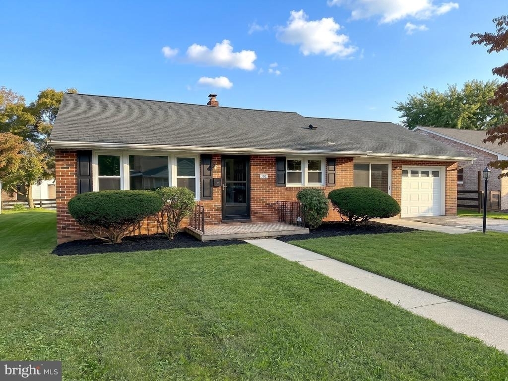 302 Diller Road - Photo 0