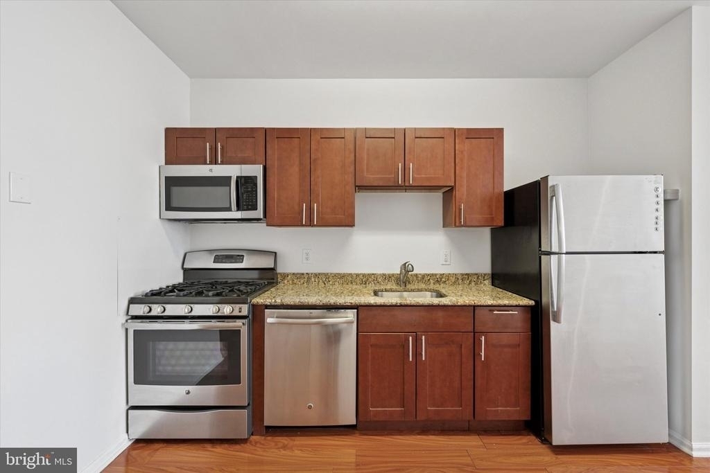 1050 E Montgomery Avenue - Photo 2