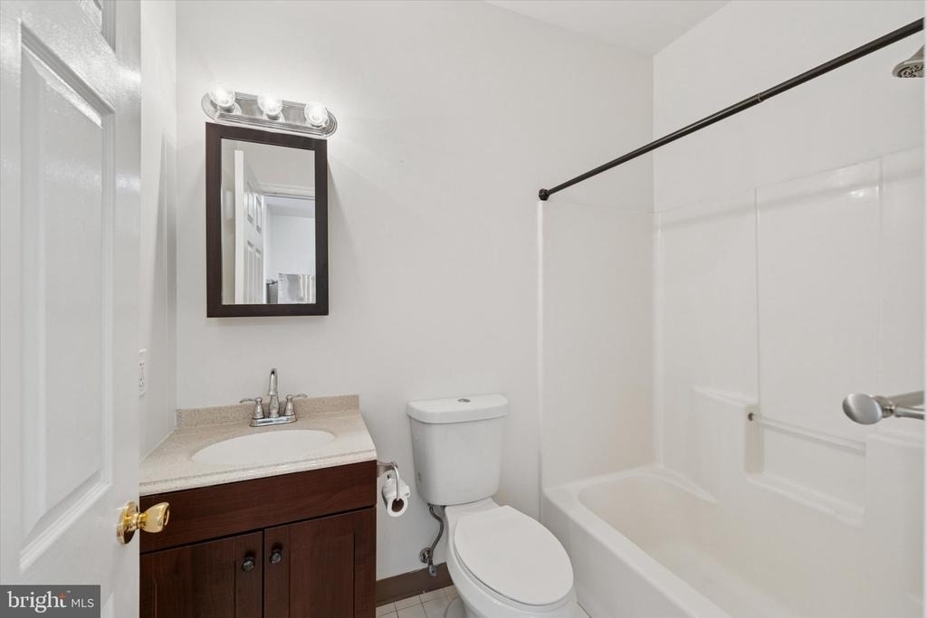 1050 E Montgomery Avenue - Photo 7