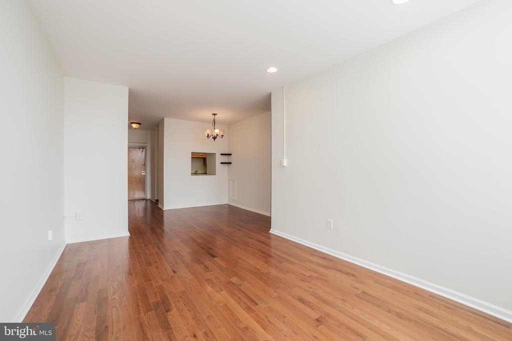 1050 E Montgomery Avenue - Photo 3