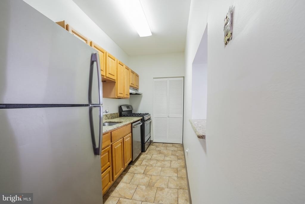 1050 E Montgomery Avenue - Photo 4