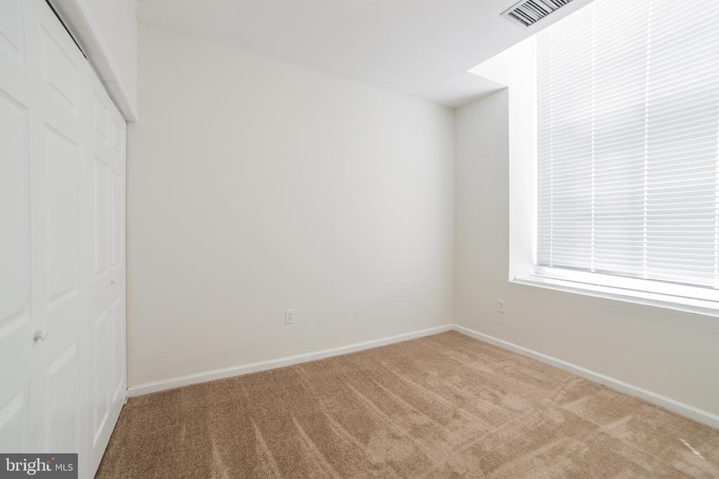 1050 E Montgomery Avenue - Photo 6