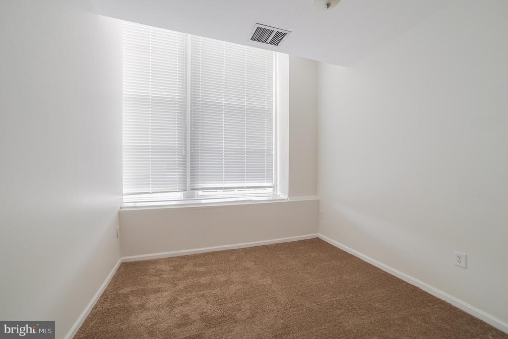 1050 E Montgomery Avenue - Photo 7