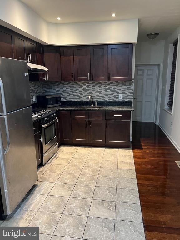 116 E Cumberland Street - Photo 1