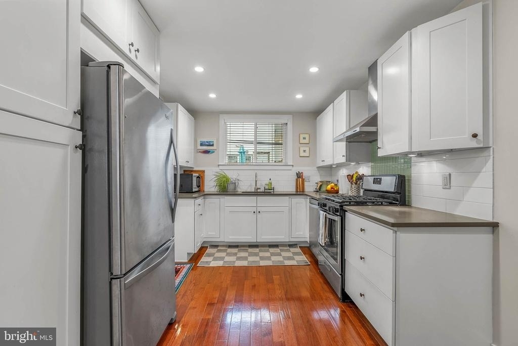 2114 Oakford Street - Photo 6