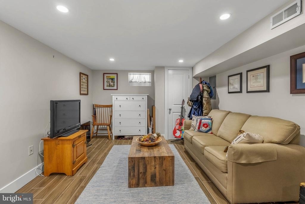 2114 Oakford Street - Photo 12