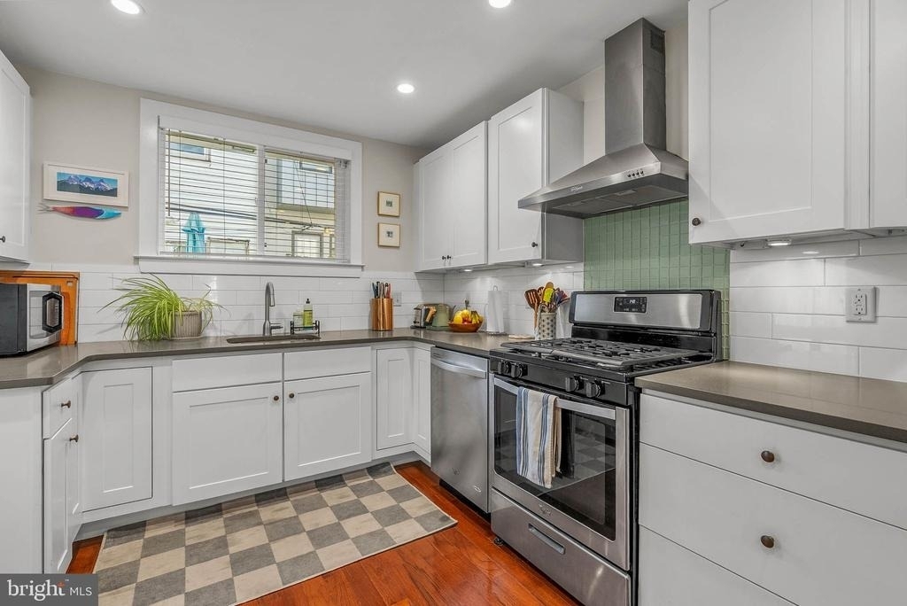 2114 Oakford Street - Photo 7