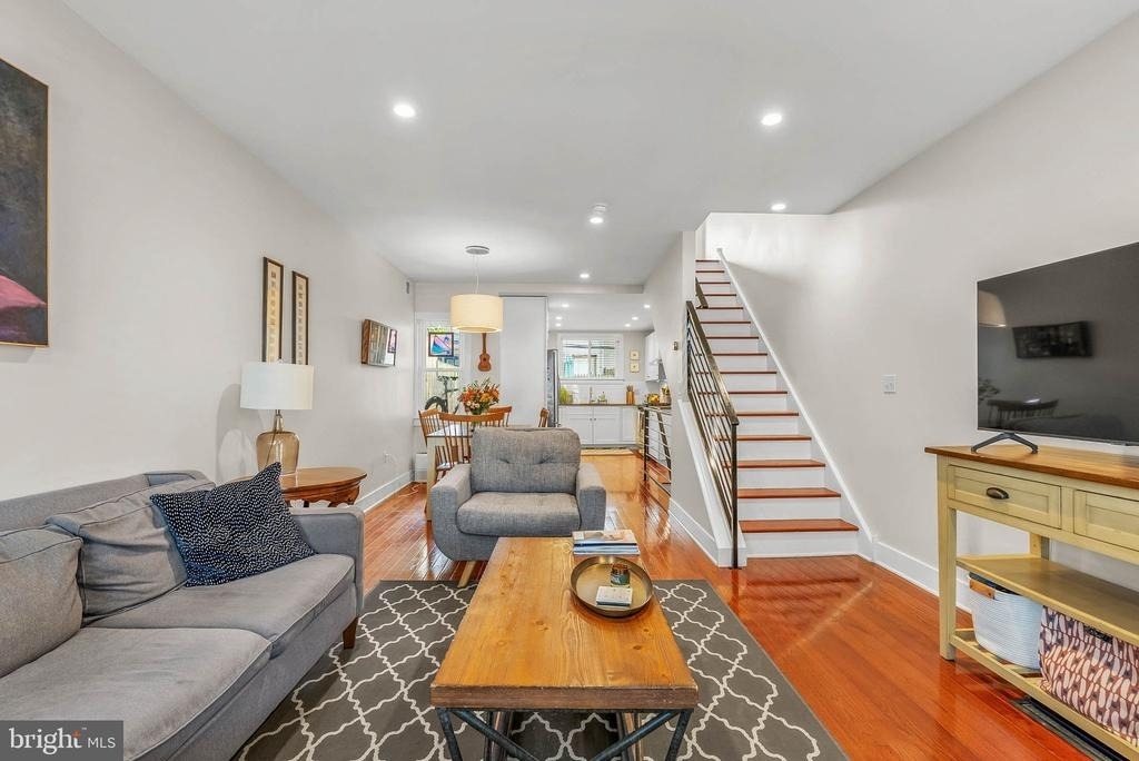 2114 Oakford Street - Photo 1