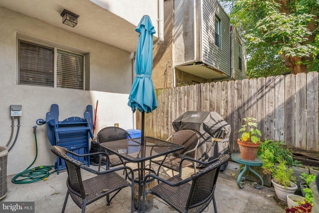 2114 Oakford Street - Photo 10