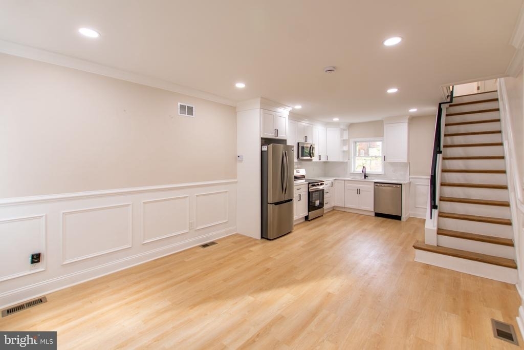 1542 S Bambrey Street - Photo 0