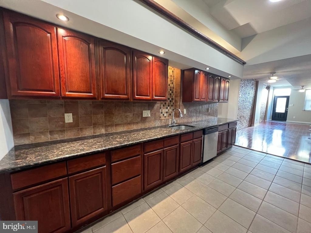 1302 N Randolph Street - Photo 15