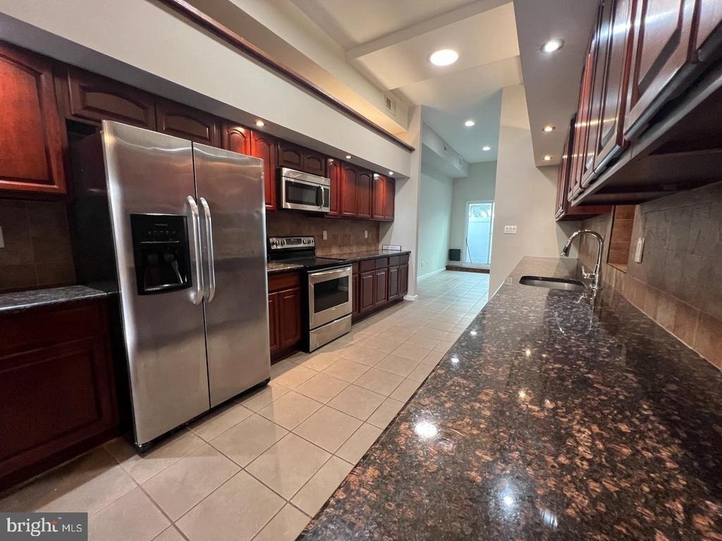 1302 N Randolph Street - Photo 3