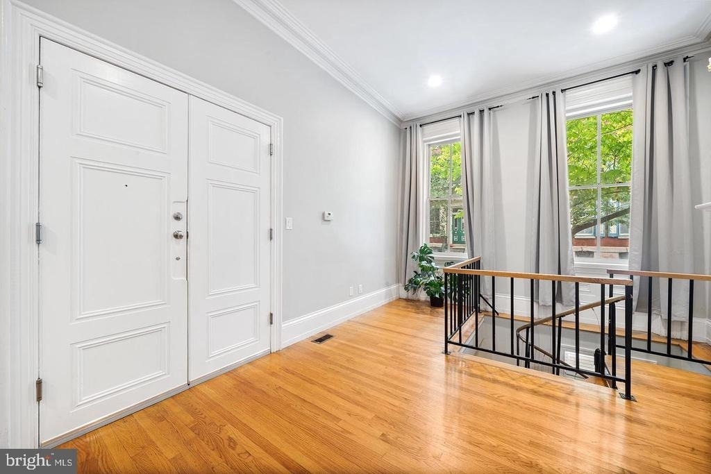 1704 Wallace Street - Photo 11