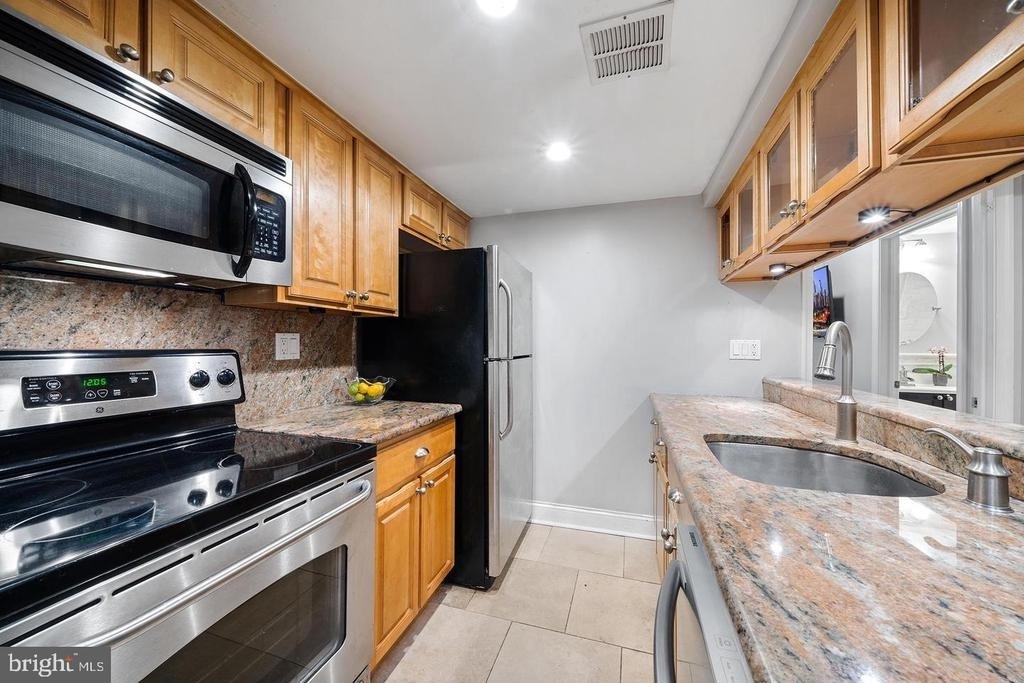 1704 Wallace Street - Photo 15