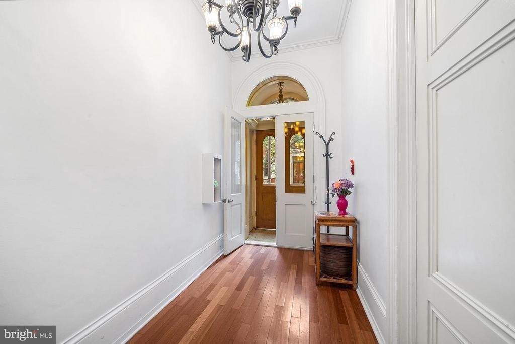 1704 Wallace Street - Photo 4