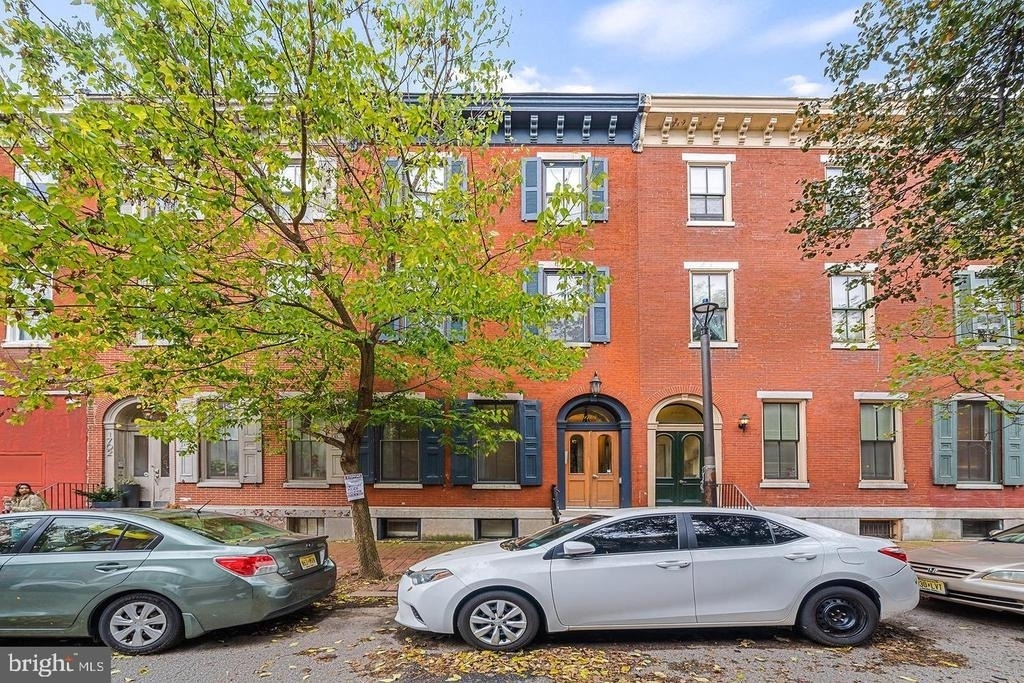 1704 Wallace Street - Photo 2