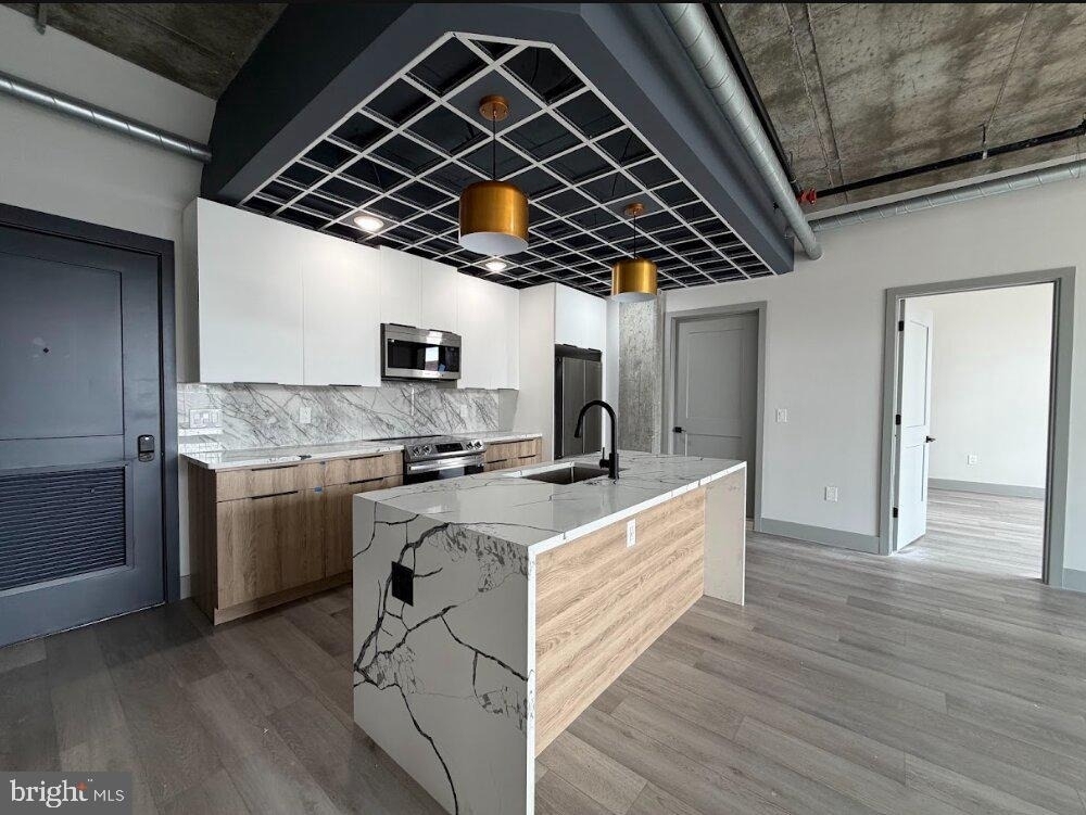 1810 E Venango Street - Photo 9