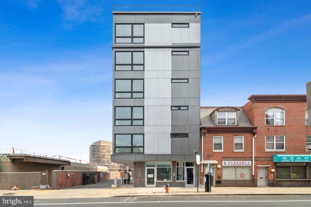 215 N 9th Street - Photo 0