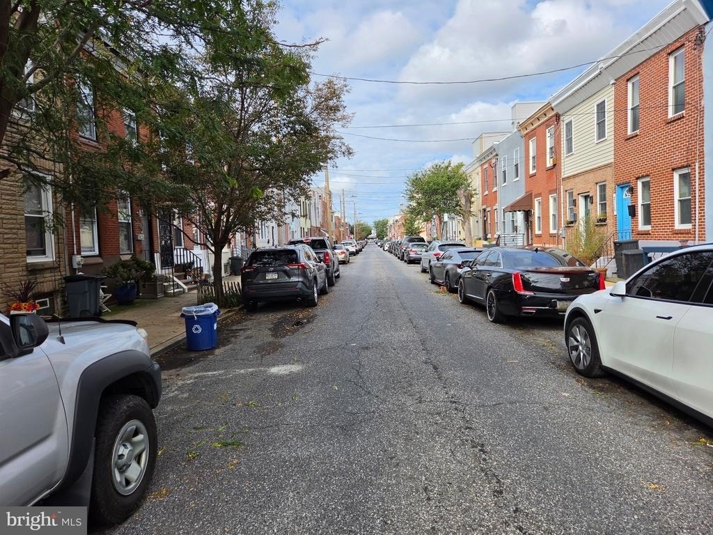 2110 Oakford Street - Photo 0