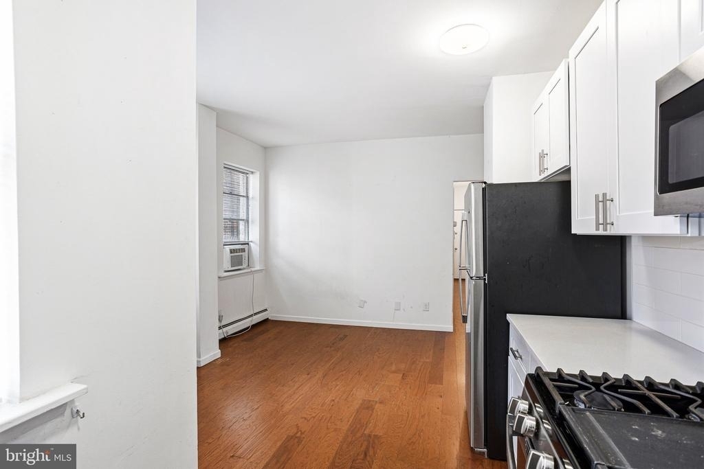1917 Spring Garden Street - Photo 2