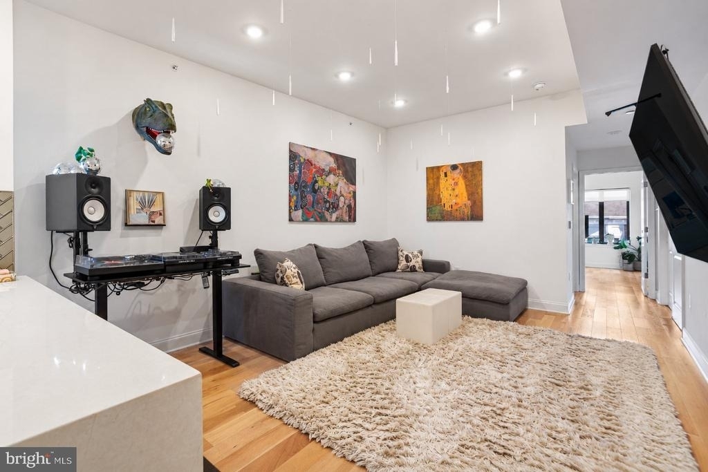 1432 N Franklin Street - Photo 1