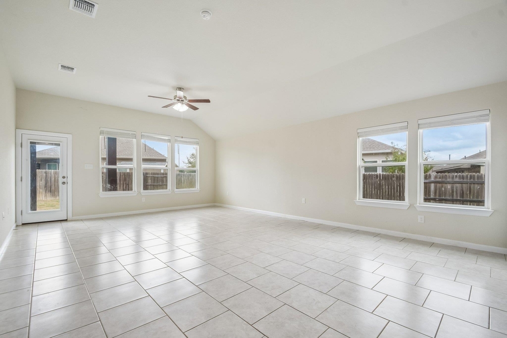280 Rimrock Ct - Photo 3