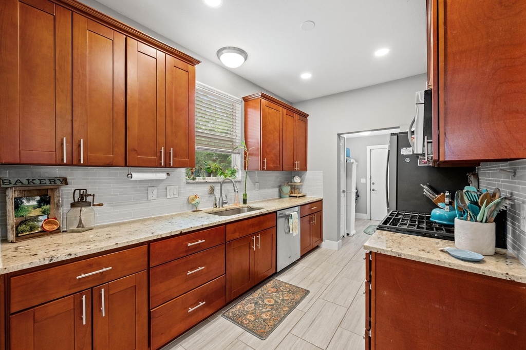 3403 King St - Photo 11