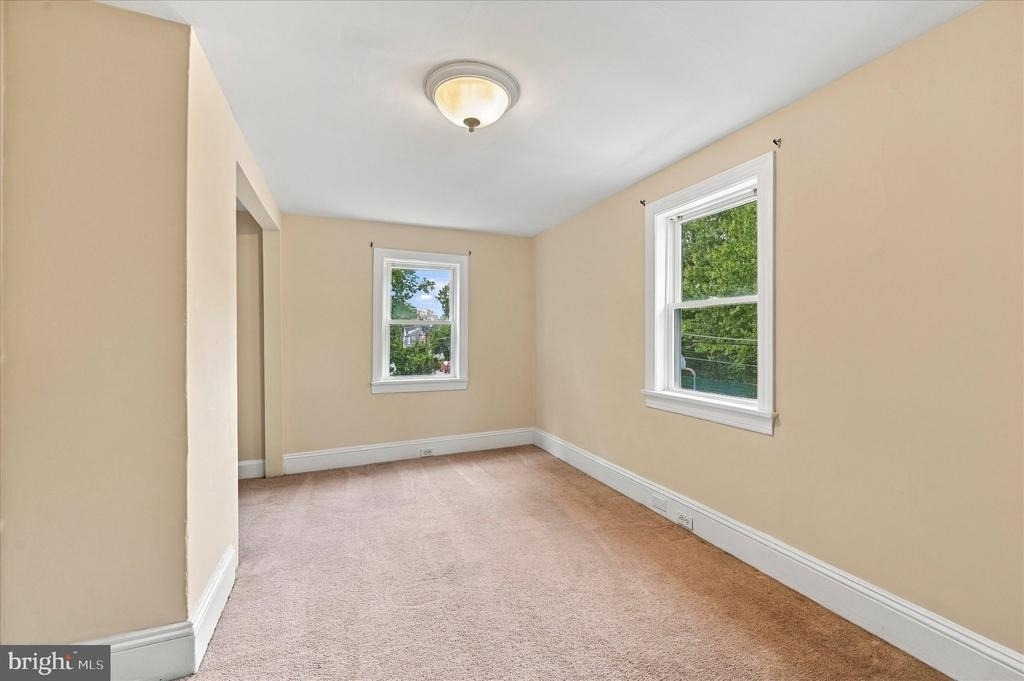 225 Brook Street - Photo 11