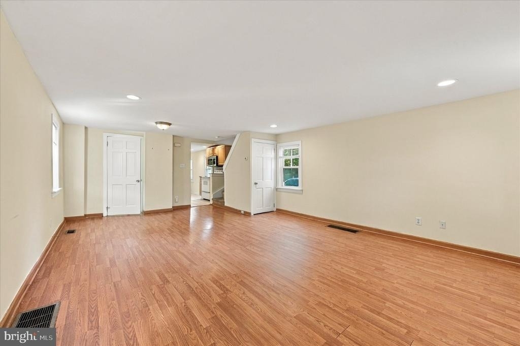 225 Brook Street - Photo 2