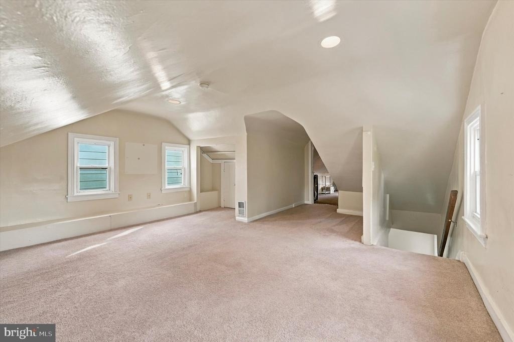 225 Brook Street - Photo 13