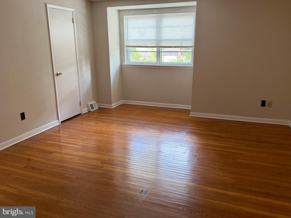 1404 Powell Road - Photo 11