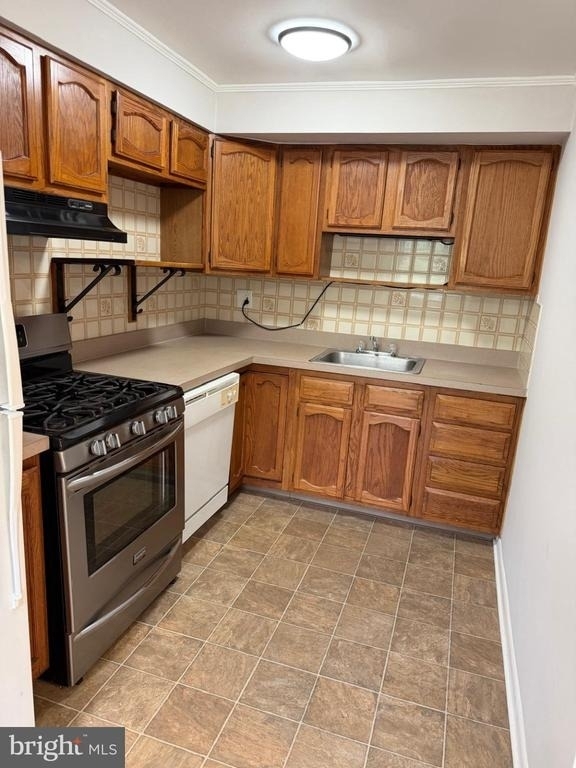 1404 Powell Road - Photo 4