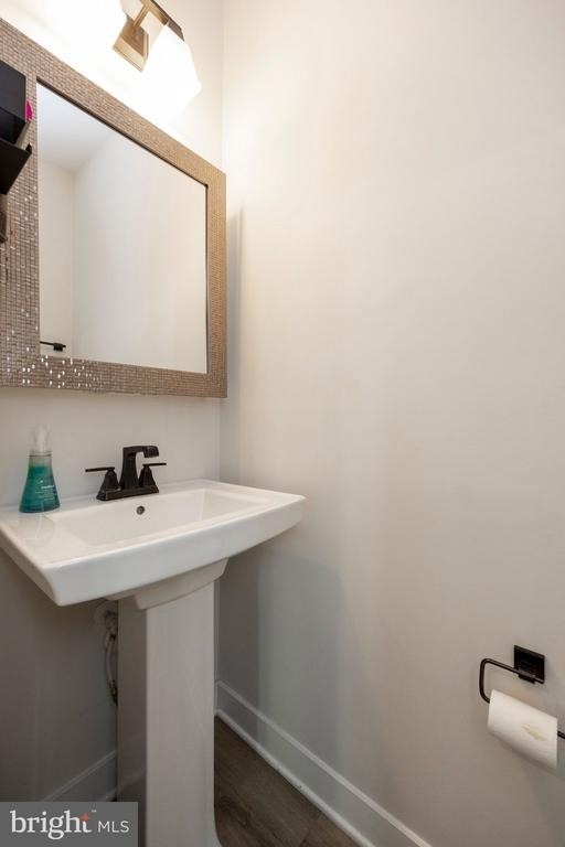 611 Holywell Drive - Photo 14