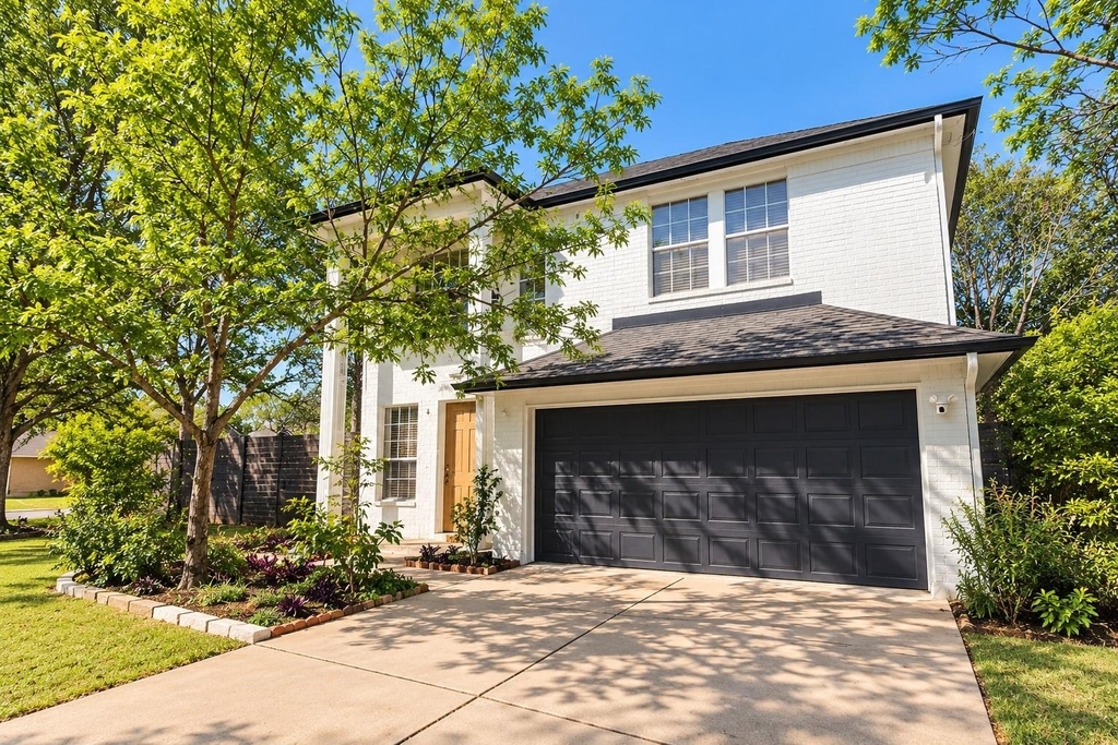 7901 Finch Trl - Photo 0