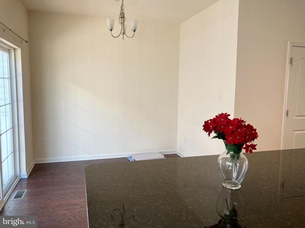106 Mercer Court - Photo 2