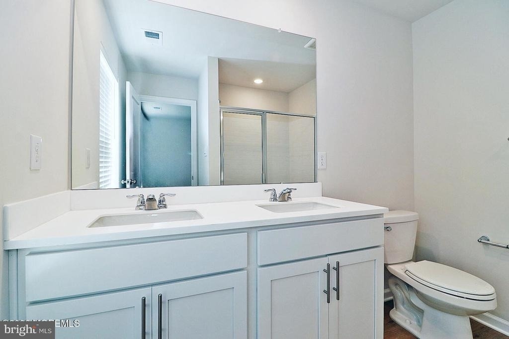 27 Forest Park Drive - Photo 10